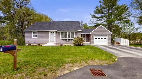 17 Orchard Cir, Lewiston, ME 04240