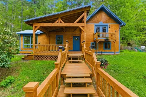 203 Belgrade Rd, Oakland, ME 04963