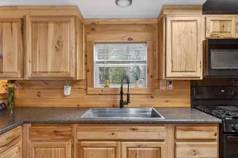 1051 Gardiner Rd #29, Wiscasset, ME 04578