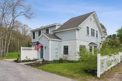 17 Sea Rd, Kennebunk, ME 04043