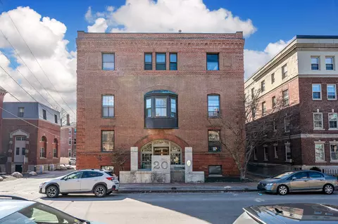 20 West St #3, Portland, ME 04102