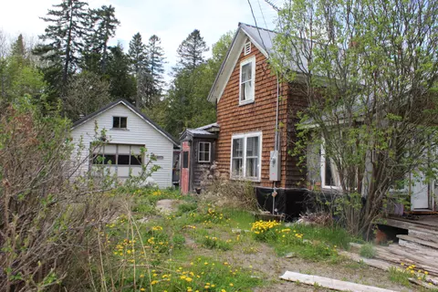72 North St, Sherman, ME 04776