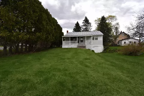 250 Stinson St, Pittsfield, ME 04967