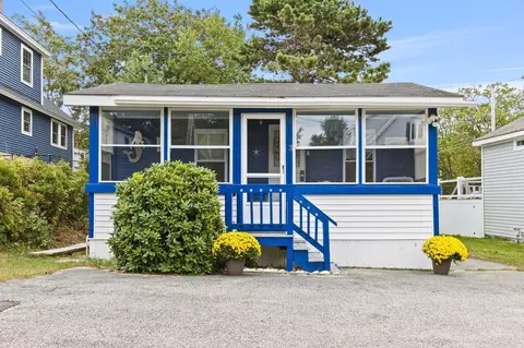 3 Island View Ave, Saco, ME 04072