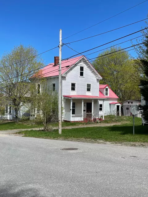 52 Church St, Calais, ME 04619