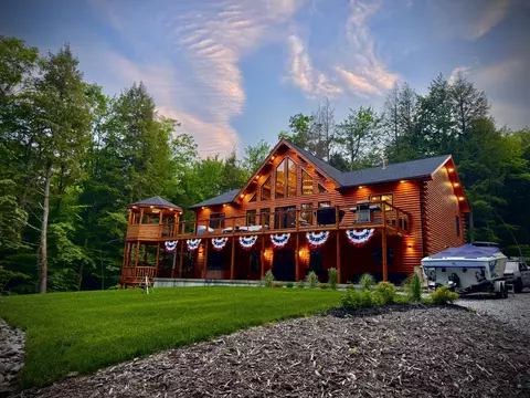 130 Whippoorwill Dr, Naples, ME 04055