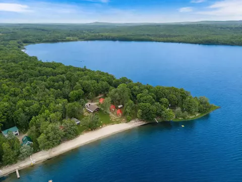8 Sand Beach Ln, Burnham, ME 04922