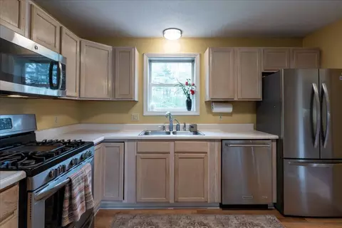 Kitchen - 11 Simon Rd, Waldoboro, ME 04572 photo 4 of 4