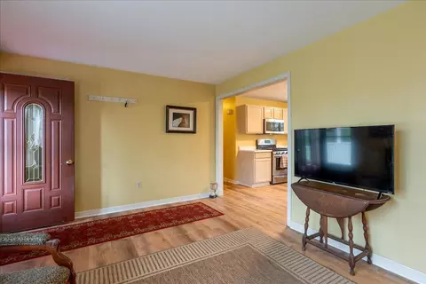 Entry Way - 11 Simon Rd, Waldoboro, ME 04572 photo 4 of 4
