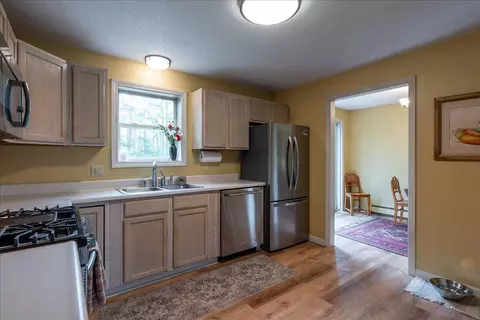 Kitchen - 11 Simon Rd, Waldoboro, ME 04572 photo 3 of 4