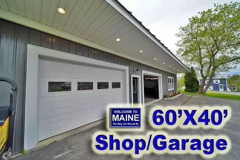7 Lane Ave, Houlton, ME 04730