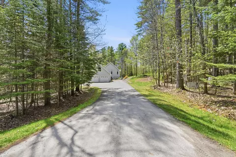 23 Cove Rd, Readfield, ME 04355