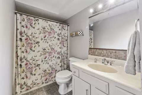 Bath - 16 Mill St #32, Springvale, ME 04083 photo 1 of 2