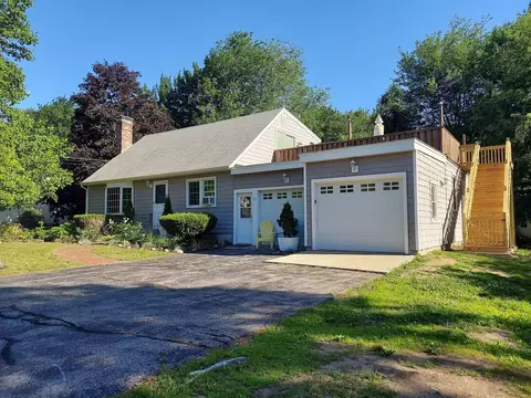 32 Kings Ct, Wells, ME 04090