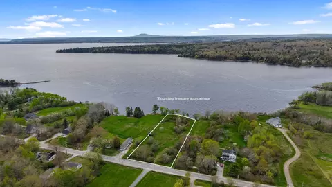 533 Bayside Rd, Ellsworth, ME 04605