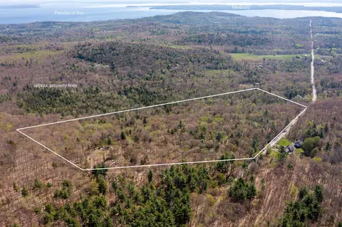 250 Priest Rd, Northport, ME 04849