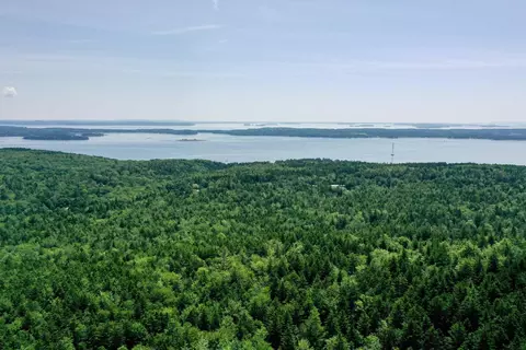 321 Atlantic Hwy, Northport, ME 04849
