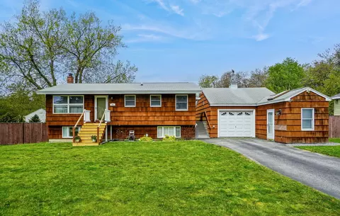 15 George St, South Portland, ME 04106
