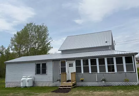 44 Lagrange Rd, Howland, ME 04448