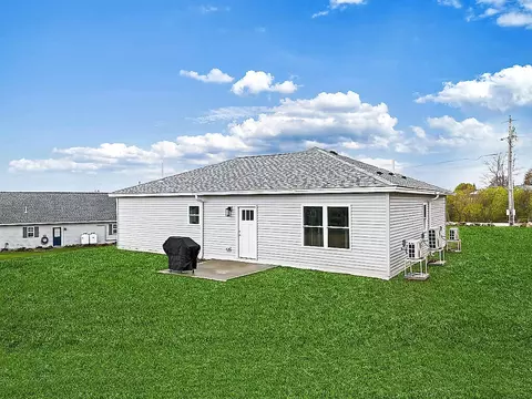 Exterior - 2 Meadow Dr #0, Waterville, ME 04901 photo 7 of 9