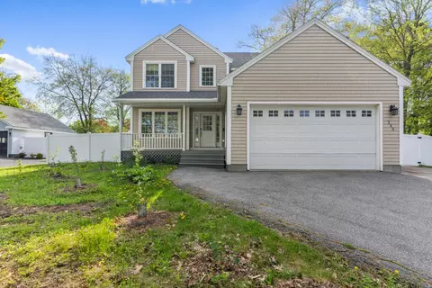 245 Auburn St, Portland, ME 04103