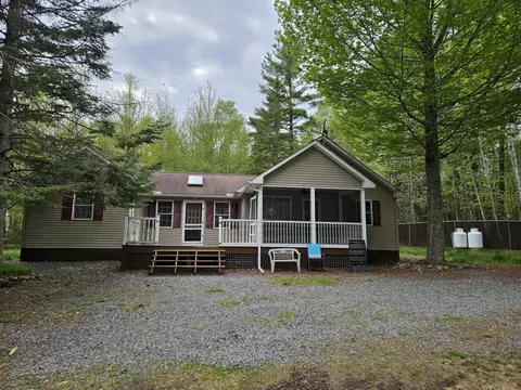 40 Peeks Hill Rd, Athens, ME 04912
