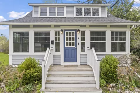 7 John St, Belfast, ME 04915