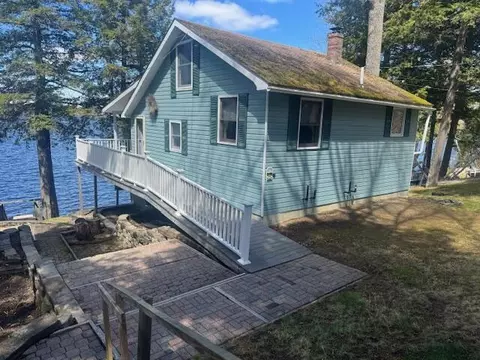 320 Redcedar Ln N, Sidney, ME 04330