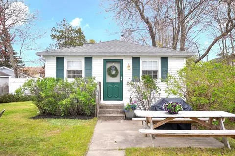 6 Tasker Ave, Scarborough, ME 04074
