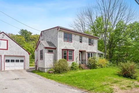 125 Ledgewood Dr, Falmouth, ME 04105