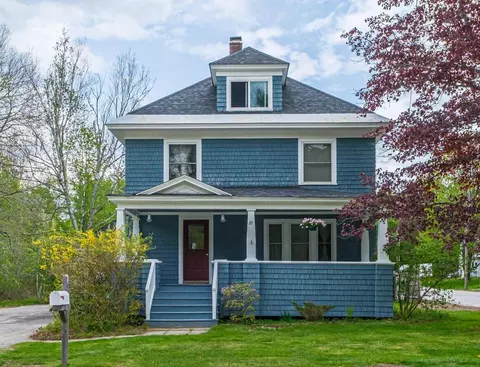 29 Pleasant St, Norway, ME 04268