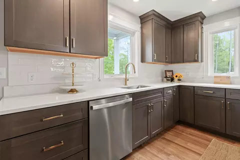 Kitchen - 1 Friendly Way, Windham, ME 04062 photo 4 of 7
