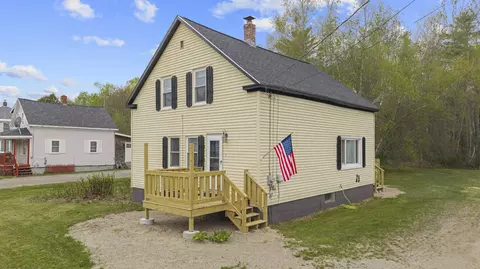 15 Lagrange Rd, Howland, ME 04448