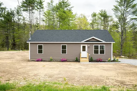 16 Dunham Ln, Paris, ME 04282