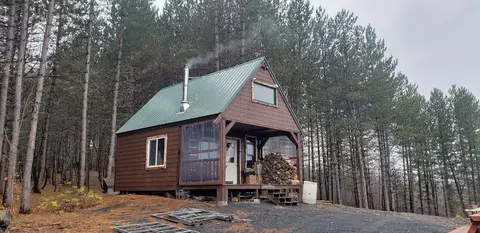 1083 Main St, Madawaska, ME 04756