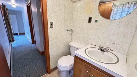 Bath - 41 York St, Millinocket, ME 04462 photo 2 of 3