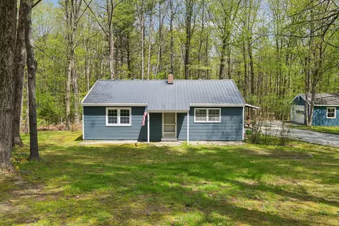 253 Yarmouth Rd, Gray, ME 04039