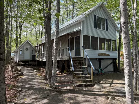 82 Lakeside Dr, Saint Albans, ME 04971