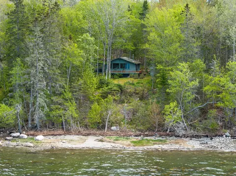 305 Bay View Dr, Bar Harbor, ME 04609