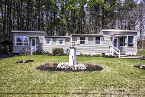 27 Elmwood Dr, Saco, ME 04072