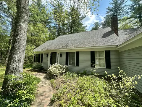 23 Juniper Rd, Brunswick, ME 04011