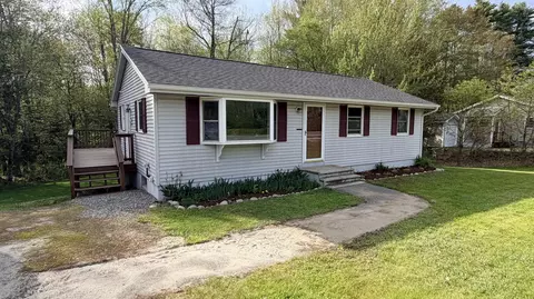 218 Middlesex Rd, Topsham, ME 04086