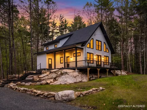 141 Logging Rd, Cape Neddick, ME 03902