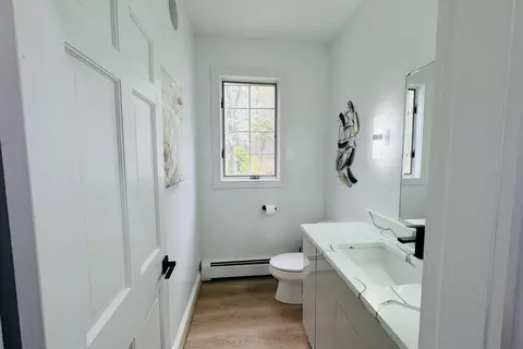 Bath - 20 Freeman Ct, Windham, ME 04062 photo 1 of 6