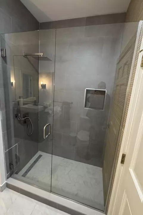 Bath - 20 Freeman Ct, Windham, ME 04062 photo 3 of 6