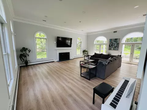 Living - 20 Freeman Ct, Windham, ME 04062 photo 3 of 5