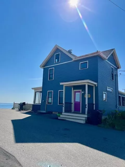 230 Webhannet Dr, Wells, ME 04090