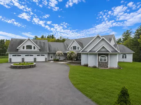 201 River Rd, Biddeford, ME 04005