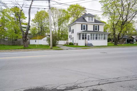744 Hammond St, Bangor, ME 04401