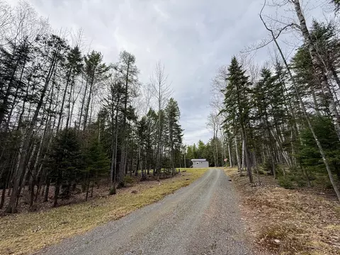 98 Willimantic Rd, Monson, ME 04464